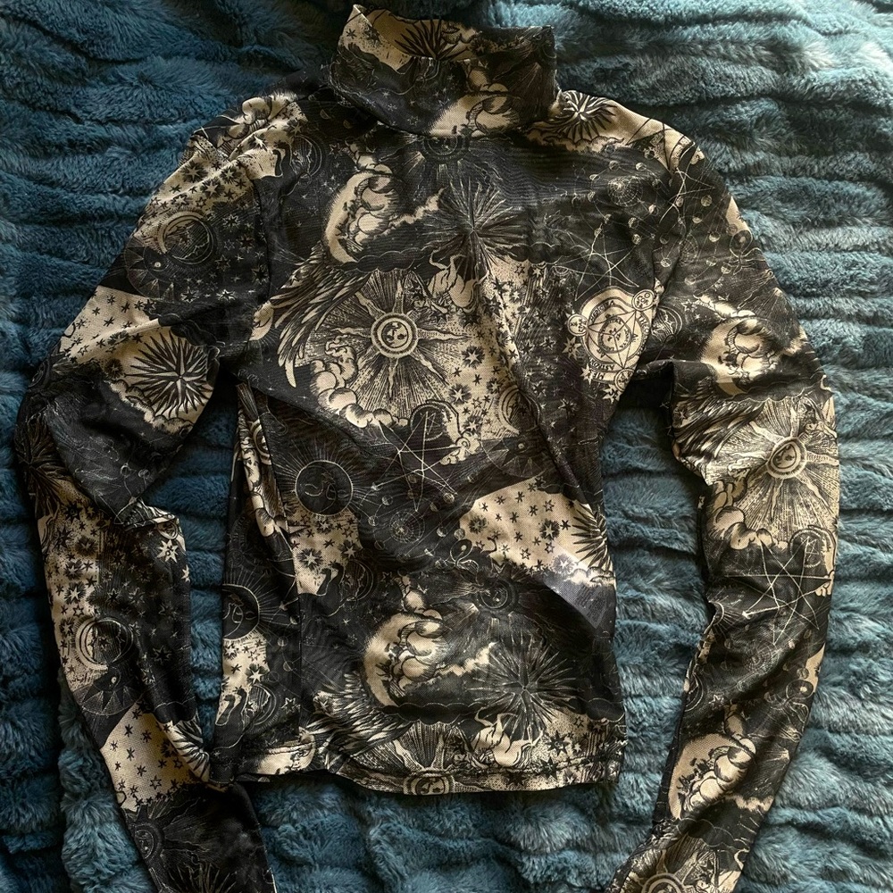 Garage mesh neck top brand new